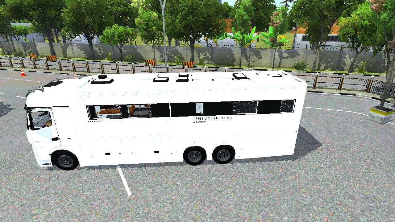 Photo of Mercedes-Benz Motorhome 4